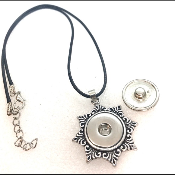 Star Snowflake Necklace Handmade 20mm snap SN20 Christmas display - Picture 3 of 3